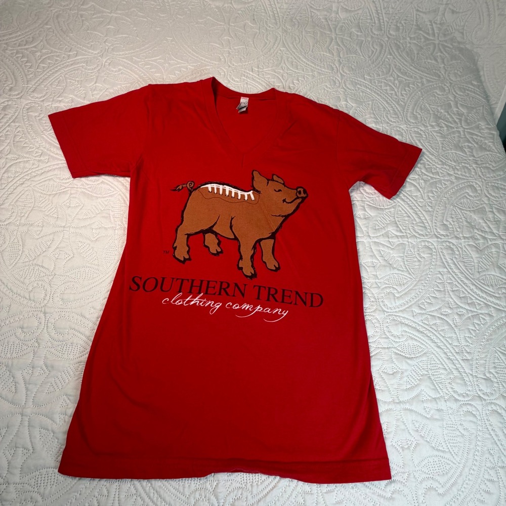 Southern Trend Clothing‎ Co Red Pig Football V-Neck T-Shirt Mens Small USA Made